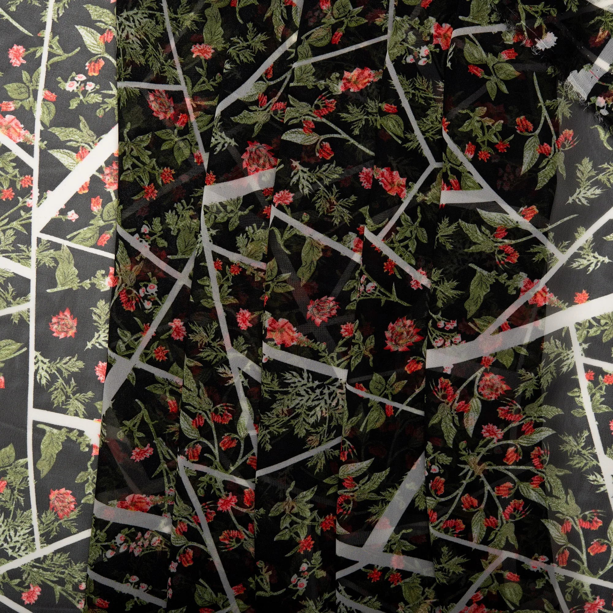 Printed Chiffon - CHANDA - Flowers / Triangle - Black